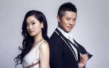 鳳凰傳奇那女的叫什么