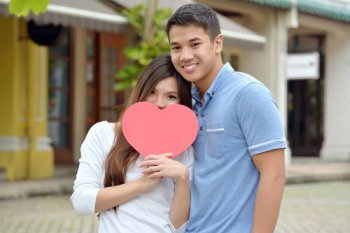 關(guān)凌的老公是高博嗎