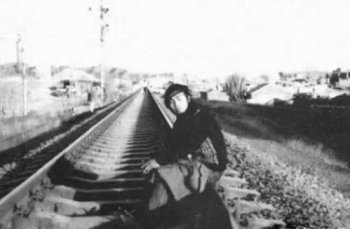 海子為什么臥軌