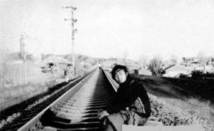 海子為什么臥軌