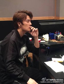 吳克群耳朵怎么回事