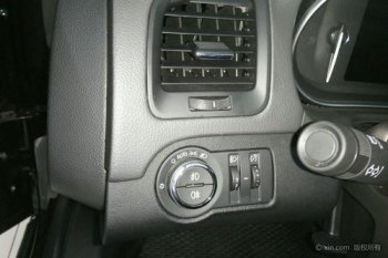 別克君威大燈怎么開關(guān)