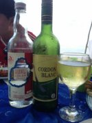 伏特加和威士忌有什么不同