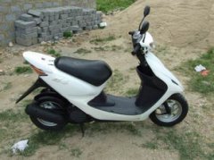 踏板摩托車加什么油