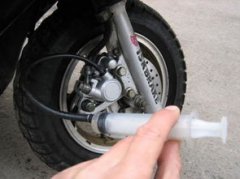 踏板摩托車(chē)齒輪油多久換一次