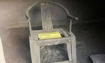 封門村太師椅去哪了？過于邪門晦氣被毀了(能坐鬼不能坐人）