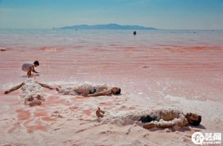 揭秘伊拉克血湖真相,湖水一片血紅而且顏色從未變淡過(guò)