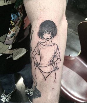 女生紋身位置禁忌講究,紋在腿上就是兩腿花瓣路曲折