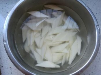 炒山藥要焯水嗎,焯水處理可以去除它本身的異味