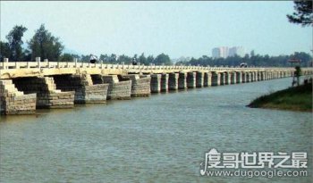 中國古代最長的連梁式石板橋是安平橋，全長2255米