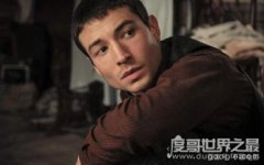 克雷登斯是不是伏地魔,真實身份是鄧布利多家族成員