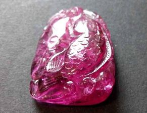 紅色碧璽的寓意