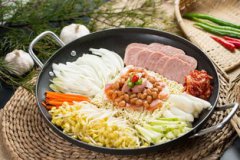 部隊(duì)火鍋由來(lái)