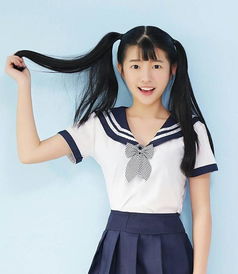 何藍逗怎么紅的,因為青春靚麗外表出眾