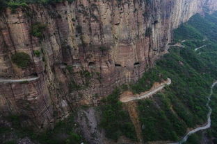 哪個(gè)掛壁公路最好看，郭亮掛壁公路是中國(guó)目前最好看的掛壁公路
