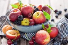 吃鲅魚的禁忌水果，不能與含鞣酸的水果同吃比如柿子