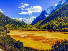 四川稻城亞丁什么時候去最好，每年的4、5月和9、10月是最佳時間