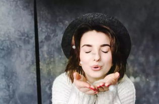 女人什么命最好，唇紅齒白是女人富貴的根本