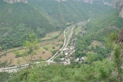 山西掛壁公路在哪里，在山西省平順縣穽底村
