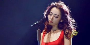 張靚穎為什么叫張珍，“靚”字是多音字英文翻譯過來就是“珍”