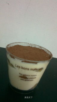 提拉米蘇的做法,手指餅干加上一層馬斯卡彭、干酪、糖的混合物