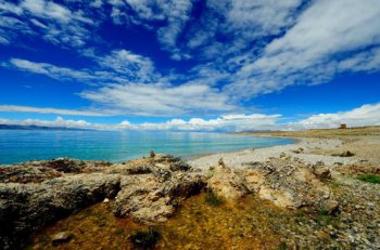 海拔最高的湖泊，是納木錯湖最大深度為33米