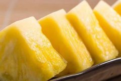 爛心的菠蘿能不能吃，不能吃感染先出現(xiàn)于果柄切端