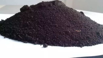 煤的形成過程，在地熱和壓力的作用下泥炭層發生壓實、失水