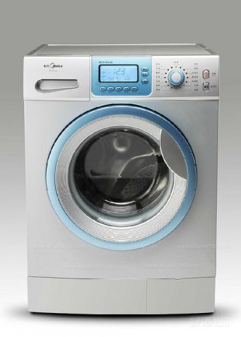 美的滾筒洗衣機怎么用,首先需要在滾筒中的三個盒子上分別放入需要的洗滌劑