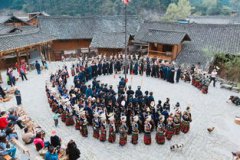 苗族的傳統節日是,主要有苗年、龍船節、四月八、吃新節等