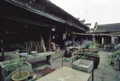 袁牧之1937年導(dǎo)演的電影，袁牧之編導(dǎo)的馬路天使