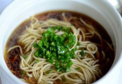 陽春面是哪里的特產,是上海特產的一種面食