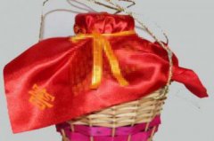 露酒是什么酒，是以發(fā)酵酒、蒸餾酒或食用酒精為酒基的