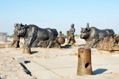 黃河鐵牛在什么地方，位于山西省永濟市古蒲州城西門外黃河東岸