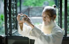 443歲的最長壽老人原名陳俊,陳俊原本是個醫生