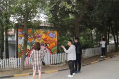 人類最古老的繪畫形式，壁畫為人類歷史上最早的繪畫形式之一