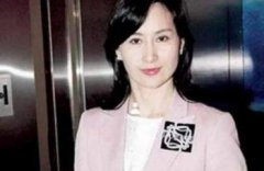 何超瓊為什么沒有孩子，據(jù)說是因?yàn)閺鸟R上摔下來受傷了