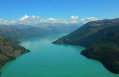 關(guān)于熱愛祖國的古詩詞,國破山河在,城春草木深