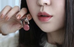厚嘴唇涂什么顏色口紅好看，奶茶色、豆沙色、裸色