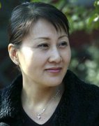 張凱麗和張嘉譯是什么關系，不是親姐弟關系只是朋友關系