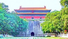 朱元璋陵墓在哪,坐落于現在的南京玄武區紫金山南麓獨龍阜的明孝陵