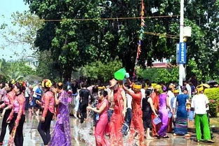 潑水節(jié)那天人們潑水所代表的意義是什么,代表著四季平安