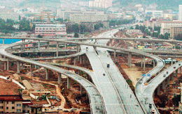 濟南燕山立交橋通車了嗎， 目前該線路已經(jīng)通車了