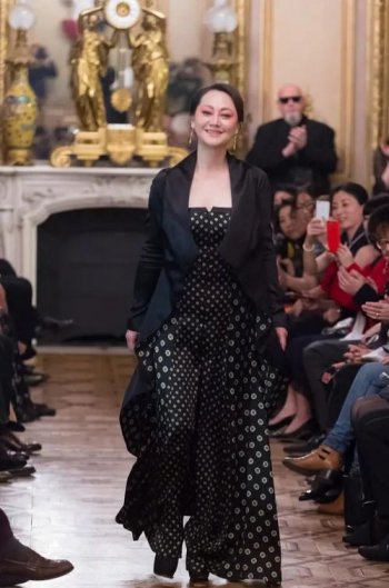 大宋佳的五官，精致清秀顏值和氣質都挺好的