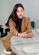 潘南奎的腳,作為韓國一位知名的模特腳像有40碼,顯得腳很大