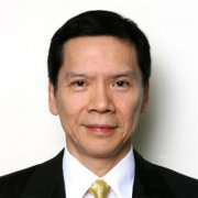 向華強(qiáng)是誰,是赫赫有名的中國香港影壇大佬