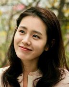 王柳雯為什么那么有錢，不僅長得漂亮，而且非常的愛打扮