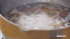 稻米油可以炒菜嗎， 適合炒菜炒出來(lái)的菜不會(huì)油膩