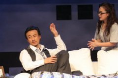 趙立新的老婆是,俞嵐，倆人的結婚紀念日1月9號