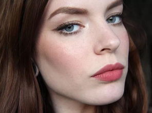 厚嘴唇涂什么顏色口紅,奶茶色、豆沙色、裸色